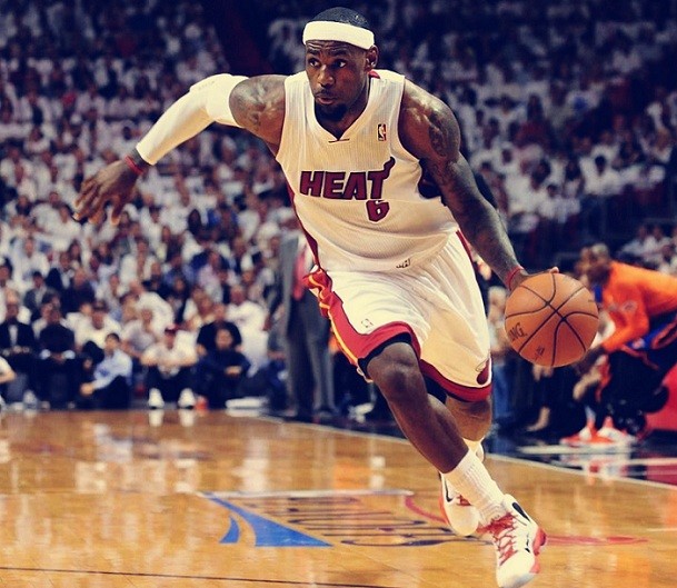 名记：切尔西尚未正式报价西蒙斯，但对达成交易持乐观态度（权威记者：切尔西暂未向西蒙斯提交正式报价，但仍看好交易达成）