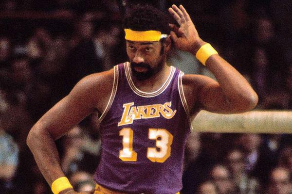 B席：在伯纳乌球场比赛并不容易，姆巴佩缺席对比赛影响不大（B席：伯纳乌作战向来艰难，姆巴佩缺阵影响有限）