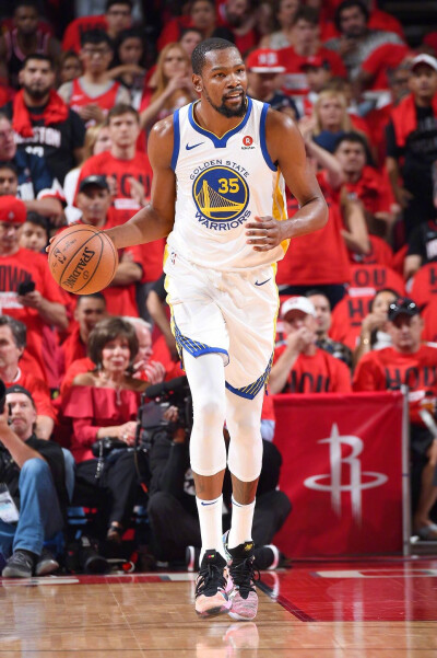 博阿滕谈去世前女友：我失去了挚爱，至今仍在消化这个事实（博阿滕谈前女友离世：失去至爱，至今仍难以接受）