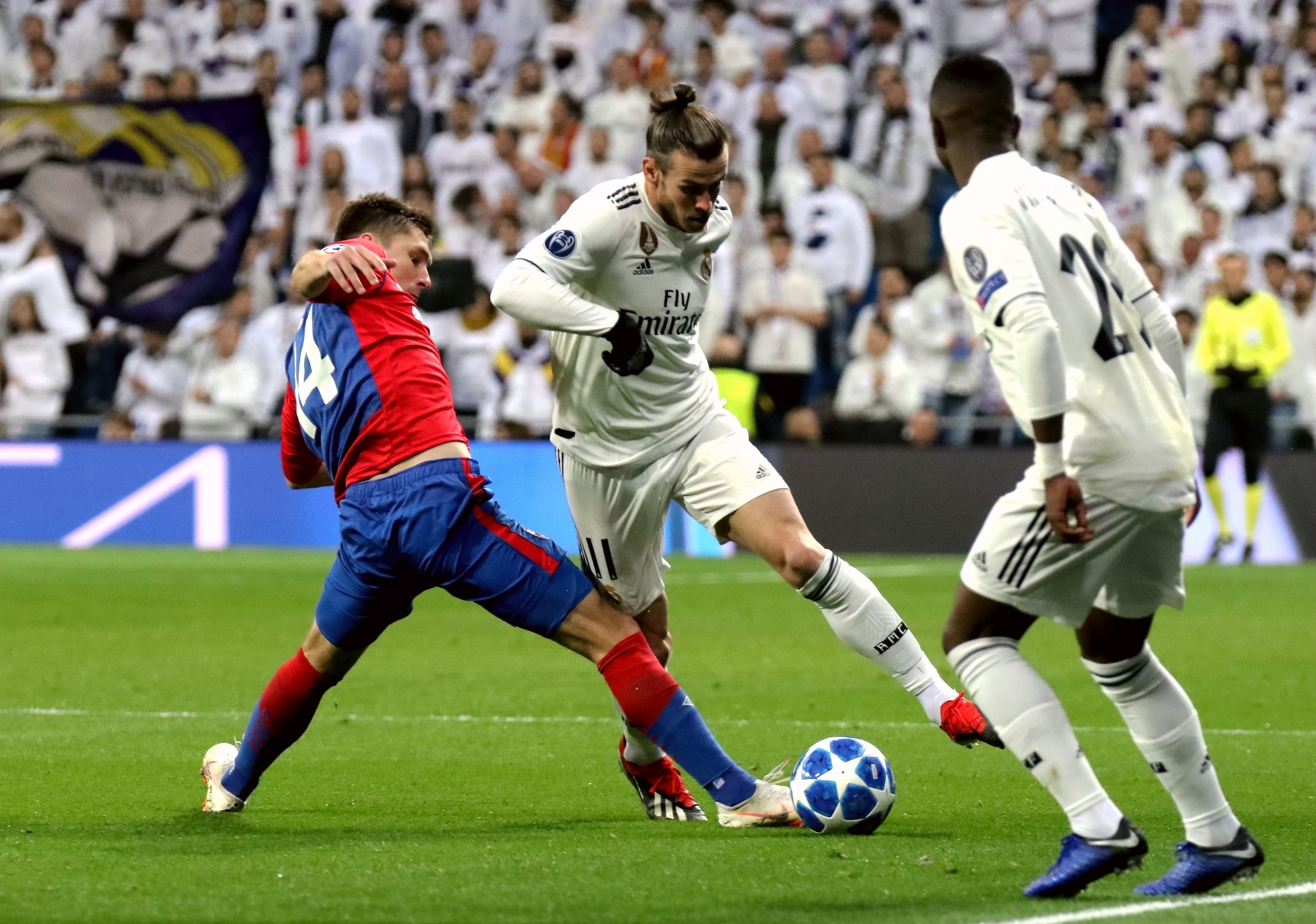 狄龙：我今天打得太软了，我应该去制造更多对抗而不是让阿伦去（狄龙：今天我打得太软，应该自己发起更多对抗，而不是让阿伦来扛）