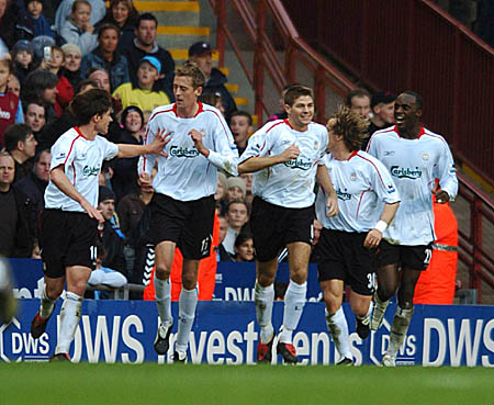 本赛季对阵意甲9强，仅垫底的佛罗伦萨输球场次比国米更多（本季对阵意甲九强，国米输球次数仅次于垫底的佛罗伦萨）