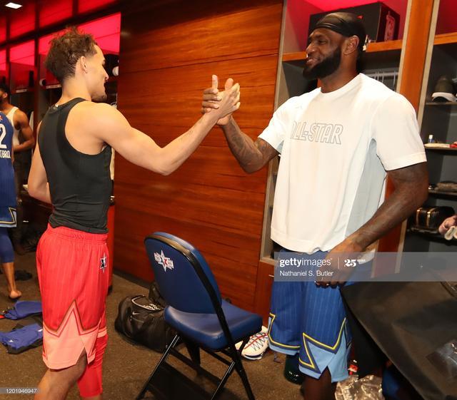 澳超半场：双方破门乏术，西悉尼流浪者暂0-0悉尼FC（澳超半场：西悉尼流浪者0-0悉尼FC，双方均无建树）
