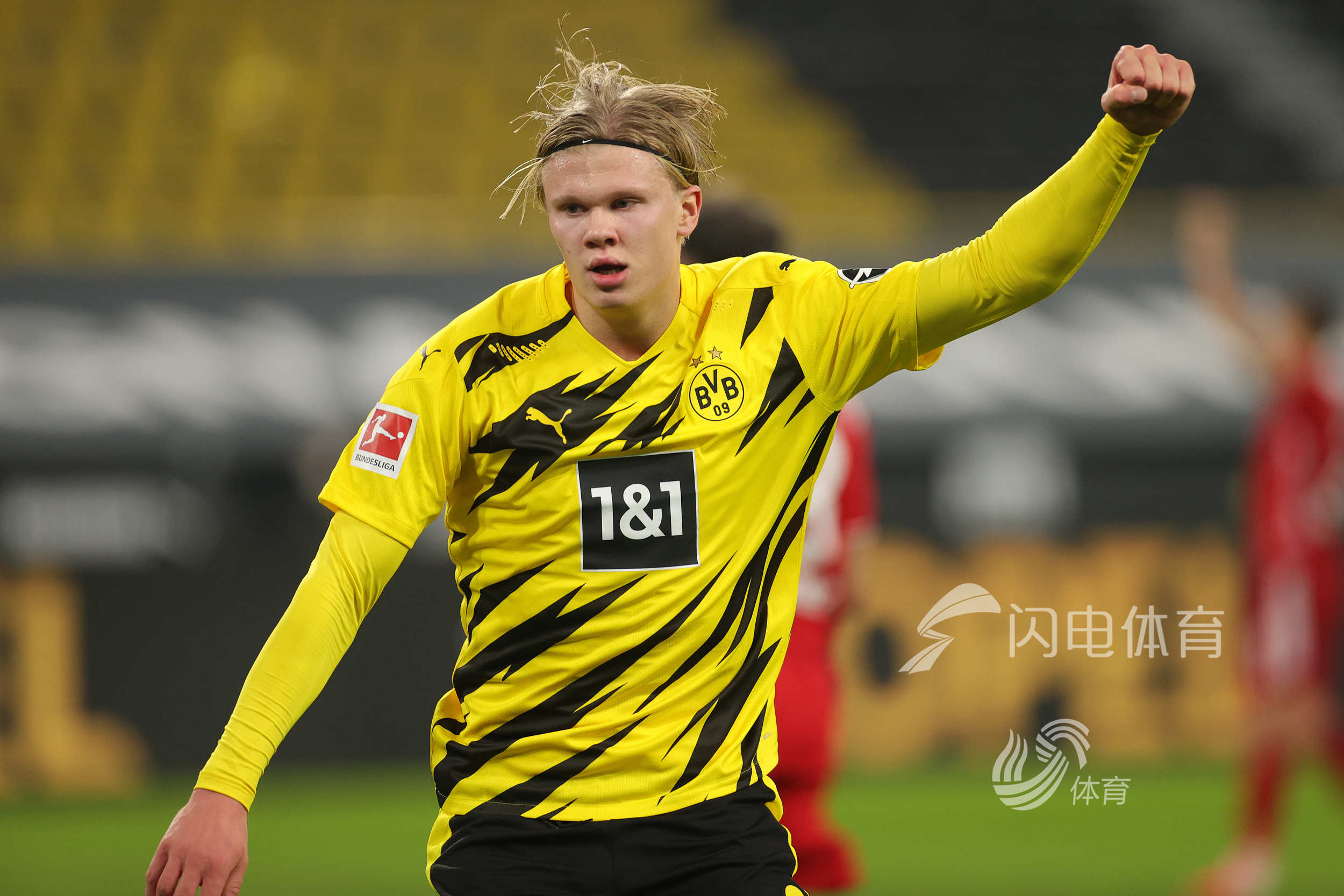 特尔施特根社媒晒恢复训练照片：很高兴归队