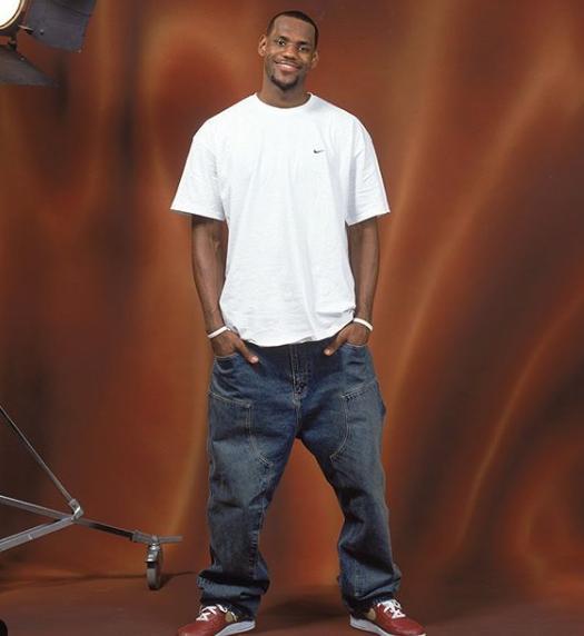 科曼：感谢拜仁邀请我回来，很荣幸与大家分享那些美好时光（科曼：感激拜仁邀请我回归，能与大家共同回忆那段美好时光倍感荣幸）