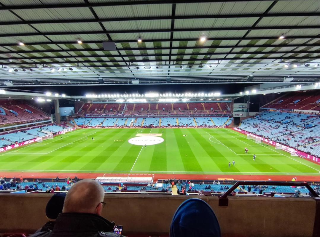 卡拉格”内涵“萨拉赫训练照：从未像今晚这样渴望利物浦赢球（卡拉格调侃萨拉赫训练照：从未像今晚这样盼望利物浦获胜）