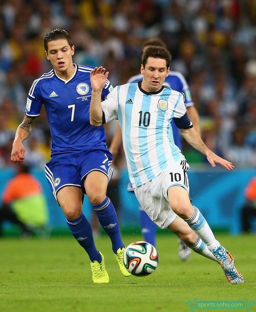 官方：FIFA女冠杯决赛阶段将于1月底在枪手与小蜜蜂主场举行（官宣：FIFA女冠杯决赛阶段定于1月底在枪手与小蜜蜂主场开战）