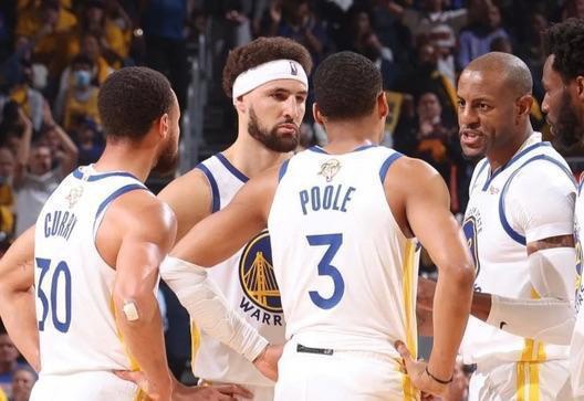 FC26坚不可摧：萨拉赫领衔，萨卡、莫德里奇、卡马文加在列（FC26铜墙铁壁：萨拉赫挂帅，萨卡、莫德里奇、卡马文加入选）